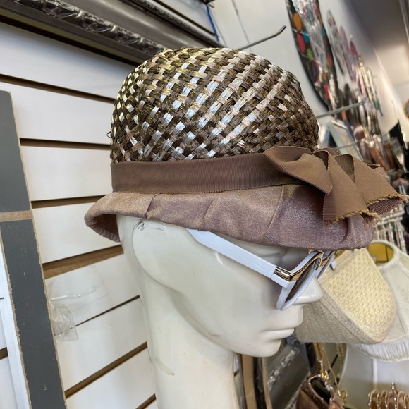 Vintage Ladies Beige Tan Deep Bucket Straw Woven Hat KY Derby Hippie Crocheted - Picture 3 of 10